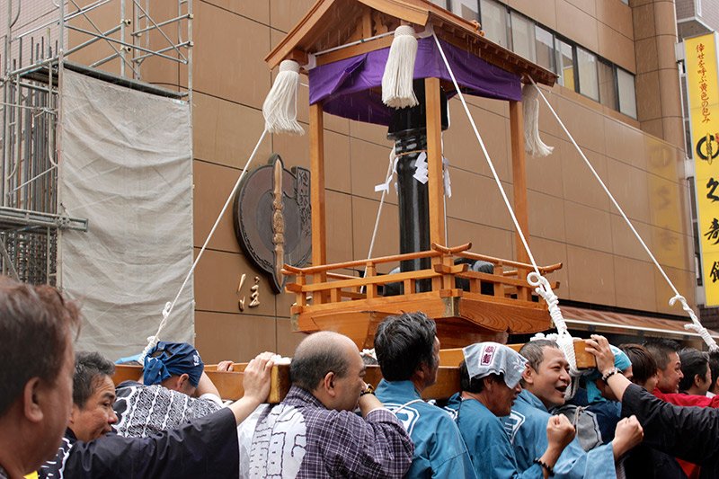 японский фестиваль пенисов праздник членов канамара мацури kanamara-matsuri отвратительные мужики дичь disgusting men